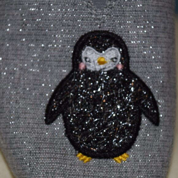 TOMS Alpargata - Fuzzy Penguin New in Box - Picture 4 of 12